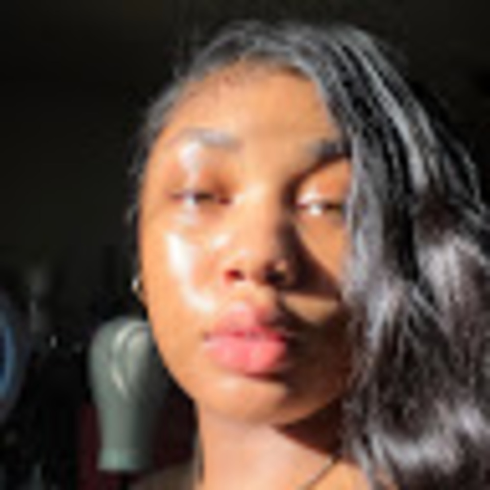 Meet your Posher, Dominique